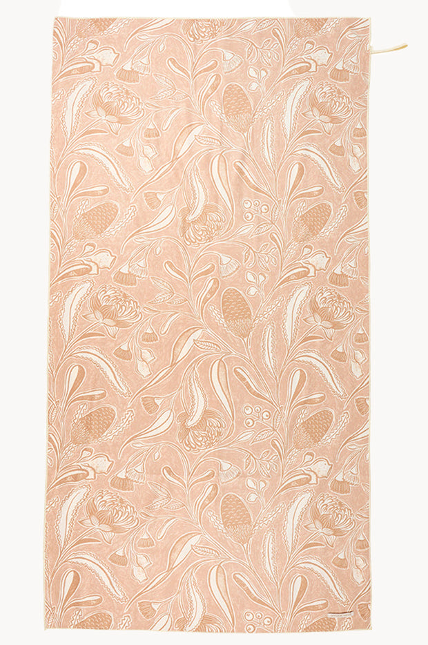 Trailing Natives Sand Free Towel