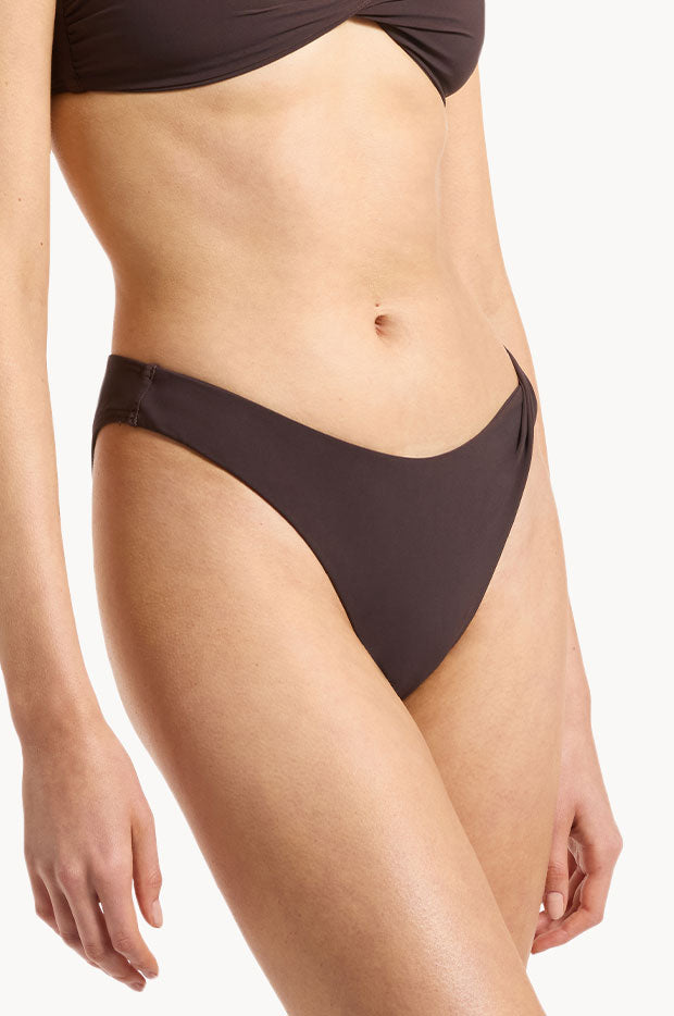 Jetset High Leg Pant