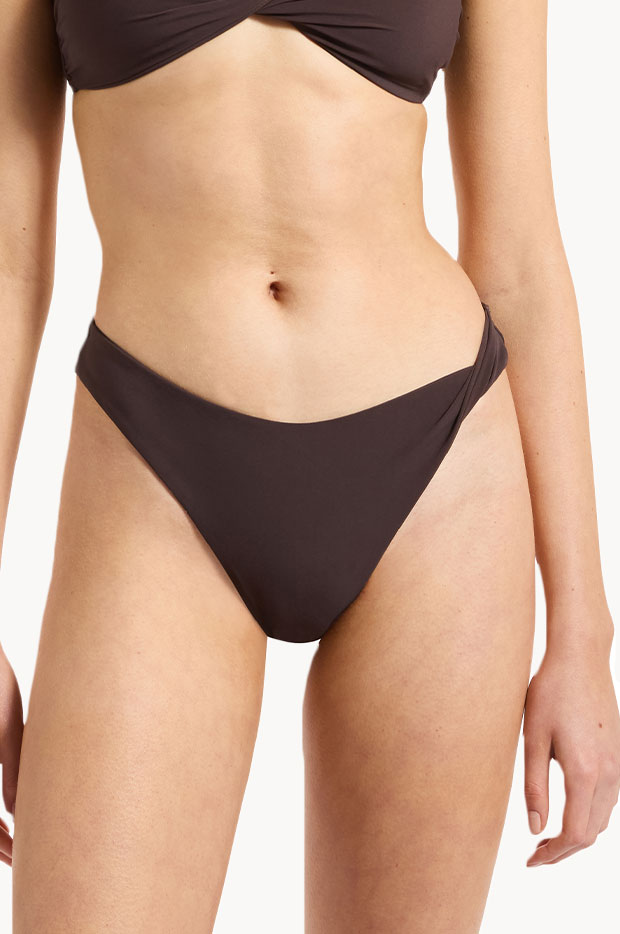 Jetset High Leg Pant